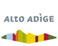 Logo di Alto Adige con montagne stilizzate colorate